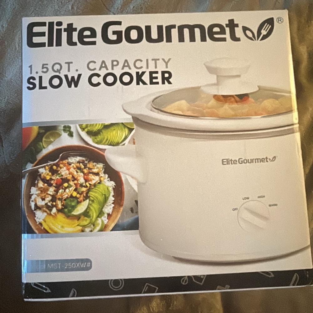 ‼️BRAND NEW‼️ 1.5 qt slow cooker